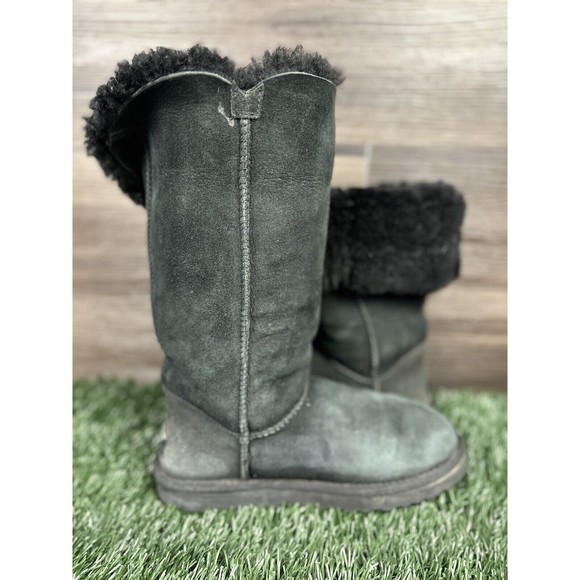 Women's Shoes 7 UGG BAILEY BUTTON TRIPLET Suede‎ & Sheepskin Boots 1873 black - Picture 3 of 7